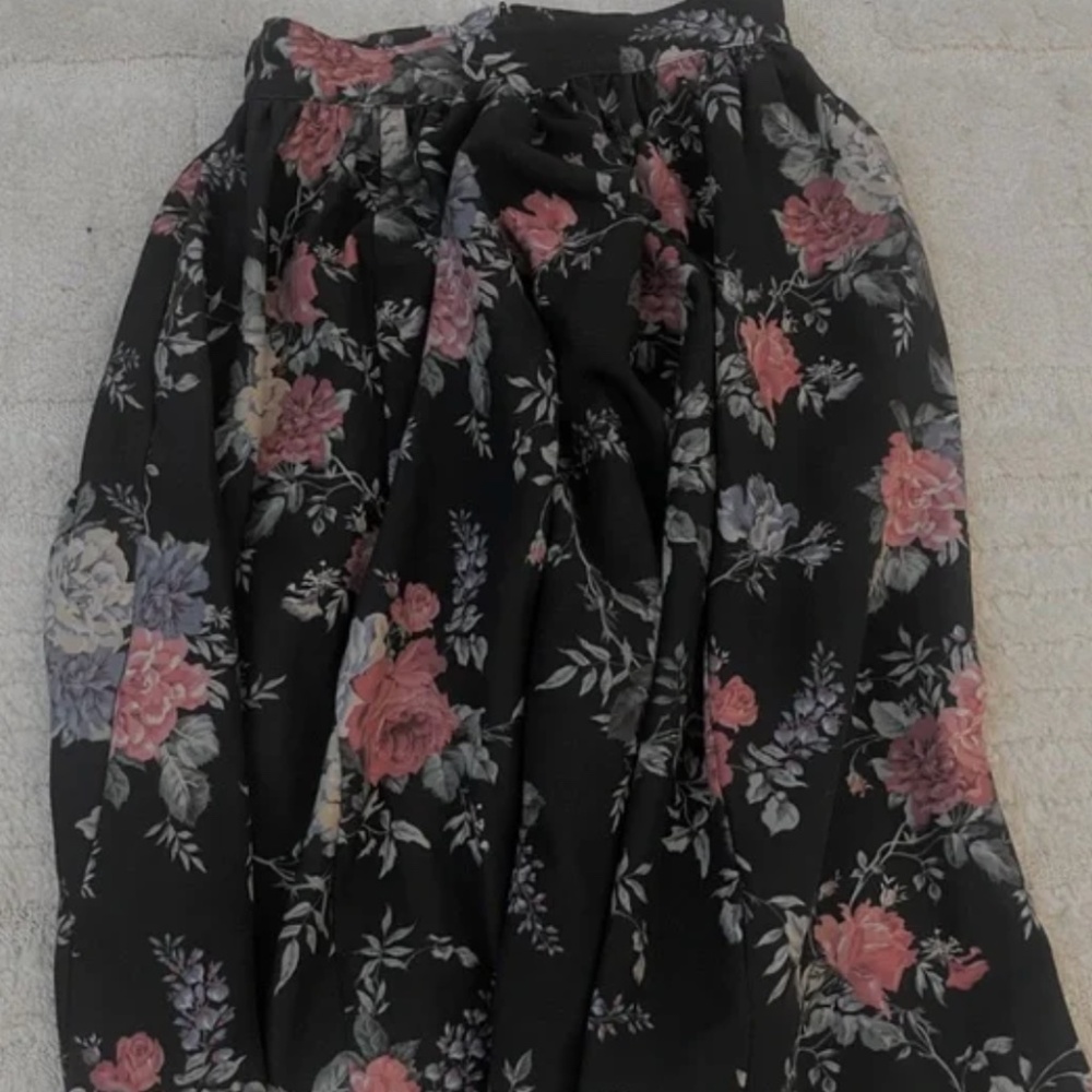 Vixen by Micheline Pitt Black Floral Swing Skirt | Skater Pin-Up Circle Red Blue